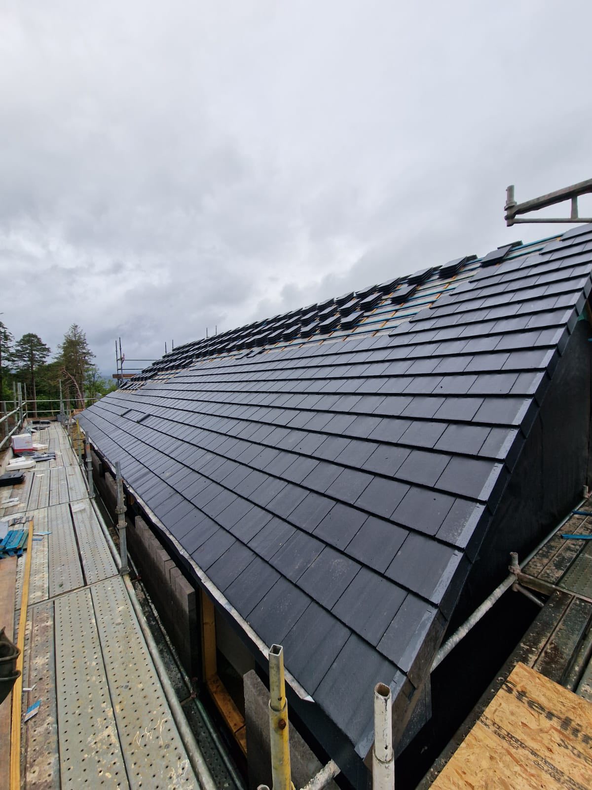 Roofing team working in Helensburgh